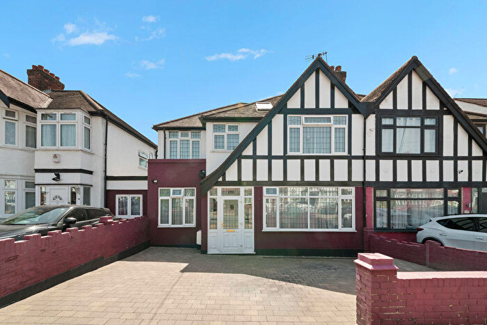 5 Bedroom Semi Detached House For Sale In Cavendish Avenue, Harrow, HA1