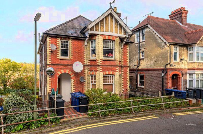 Studio To Rent In Croft Road, Godalming, GU7