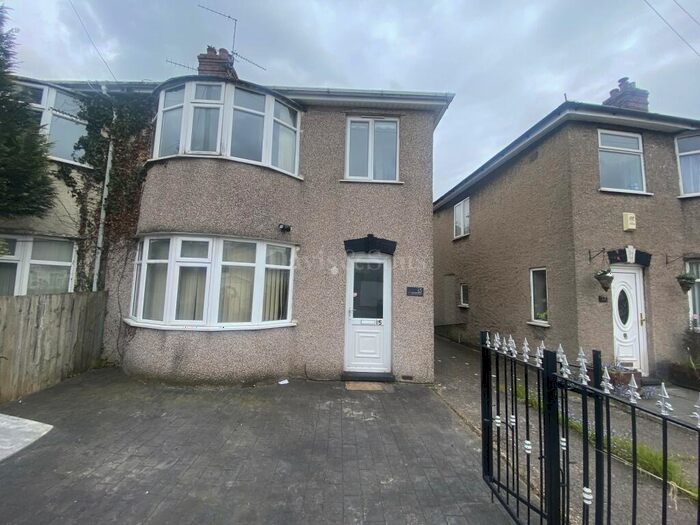 3 Bedroom Semi-Detached House To Rent In Wayfield Crescent, Cwmbran, Torfaen., NP44