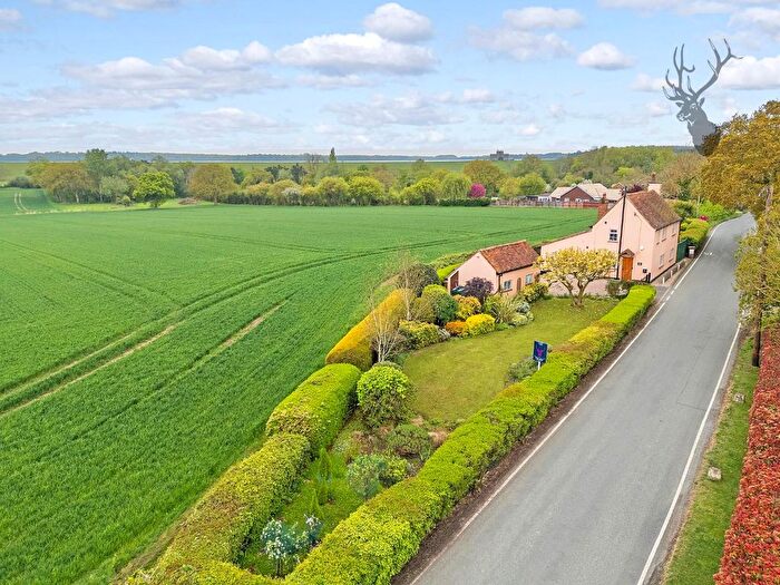 3 Bedroom Detached House For Sale In Church Road, West Hanningfield, CM2