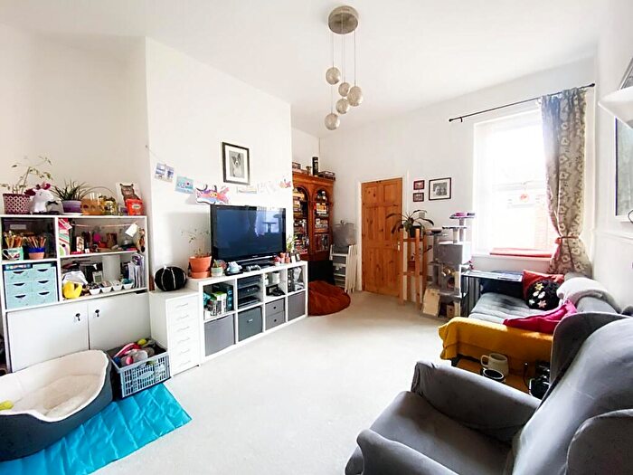 2 Bedroom Apartment For Sale In The Avenue, Wallsend, NE28
