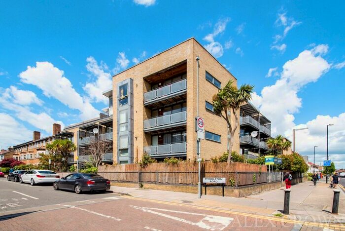 2 Bedroom Flat To Rent In Space Apartments, High Road, Wood Green, N22