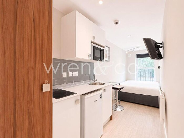 Flat To Rent In Camden Road, N7