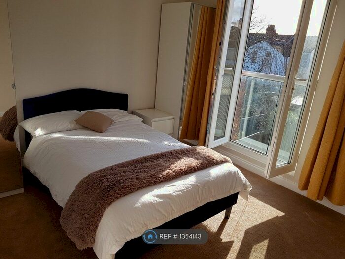 4 Bedroom Terraced House To Rent In Oval Road, Croydon, CR0