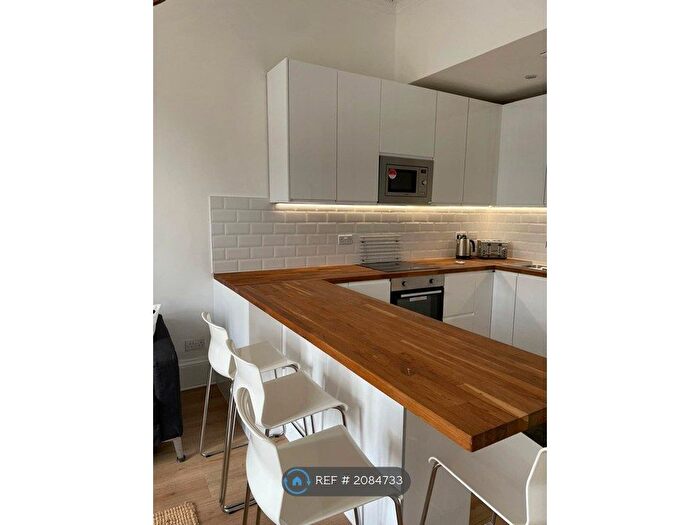 3 Bedroom Flat To Rent In Otago Street, Glasgow, G12