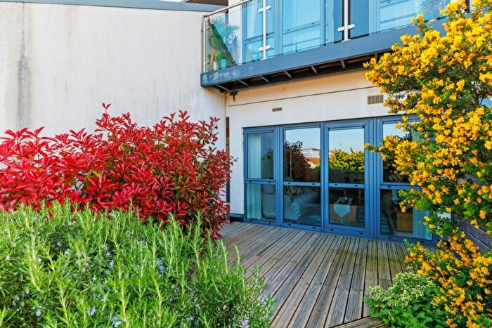 2 Bedroom Apartment To Rent In Attfield Parkway, RG14