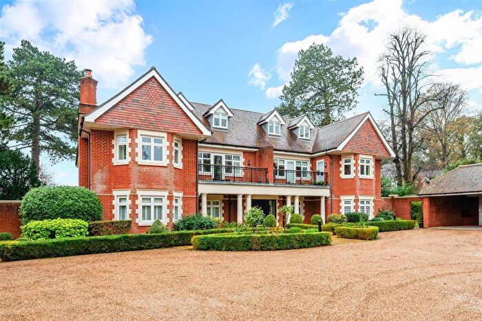 2 Bedroom Apartment For Sale In Copthill Lane, Kingswood, Tadworth, KT20