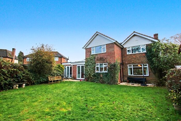 4 Bedroom Detached House For Sale In Taleworth Road, Ashtead, KT21