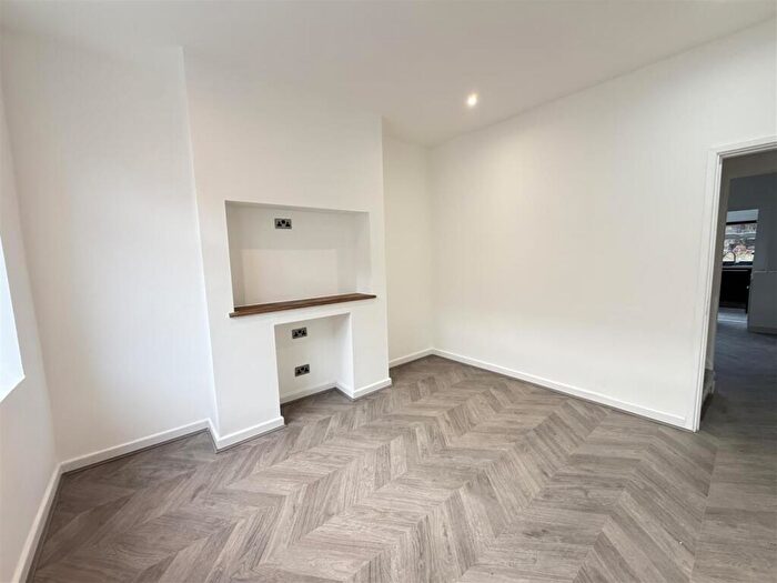 3 Bedroom Terraced House To Rent In Tapton Bank, Sheffield, S10