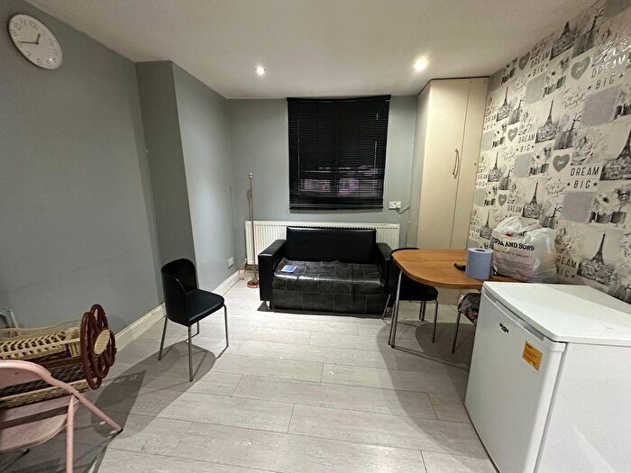 Studio To Rent In Jersey Road, Ilford, IG1