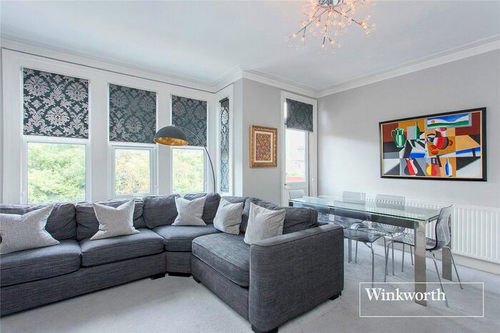 3 Bedroom Flat To Rent In Squires Lane, Finchley, London, N3