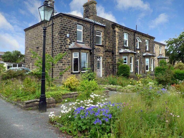 3 Bedroom Semi-Detached House To Rent In Prospect Road, Bingley, West Yorkshire, BD16