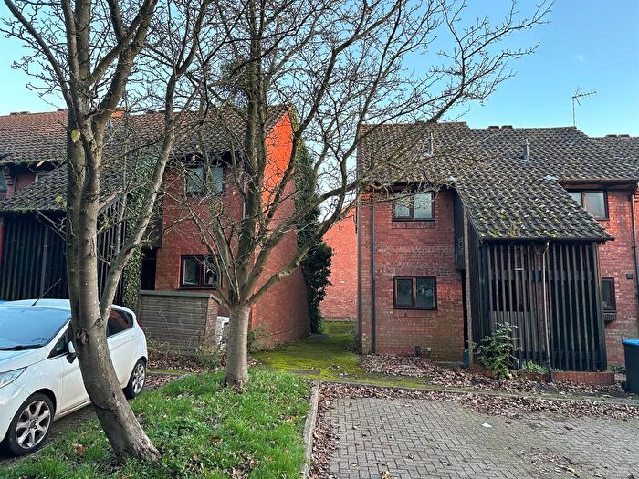 1 Bedroom End Of Terrace House For Sale In Bushells Wharf, Tring, HP23