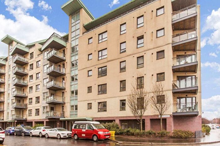 2 Bedroom Flat To Rent In Portland Gardens, Edinburgh, EH6