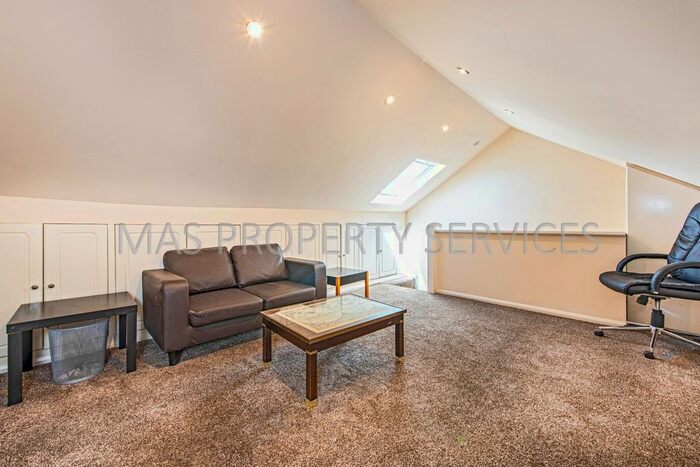 2 Bedroom Flat To Rent In Valley Gardens, Colliers Wood, SW19