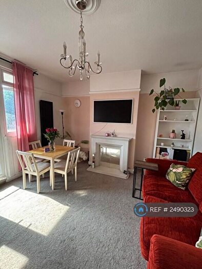 2 Bedroom Maisonette To Rent In Hamstel Road, Southend-On-Sea, SS2