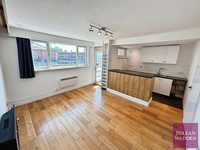 2 Bedroom Flat To Rent In The Hollins, Marple, Stockport, SK6