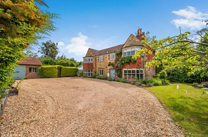 4 Bedroom Barn Conversion To Rent In Gosden Common, Bramley, GU5