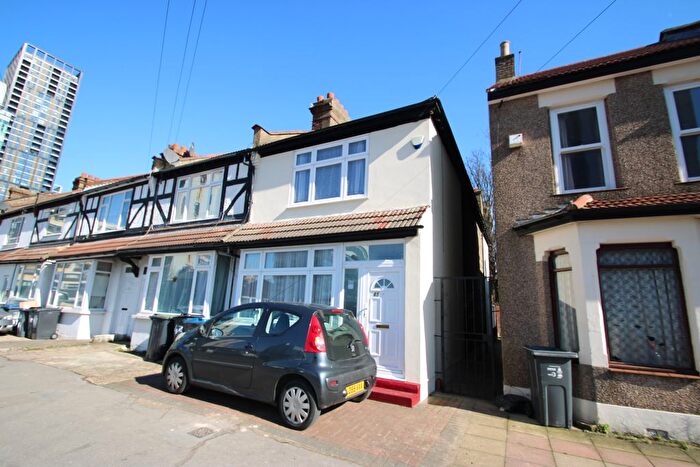 3 Bedroom Property To Rent In Edridge Road, Croydon, CR0