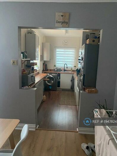 2 Bedroom Semi-Detached House To Rent In Botany Bay Road, Southampton, SO19