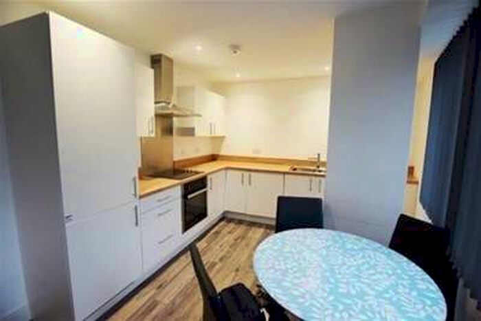 2 Bedroom Flat To Rent In Queens House. 105 Queen Street, S1