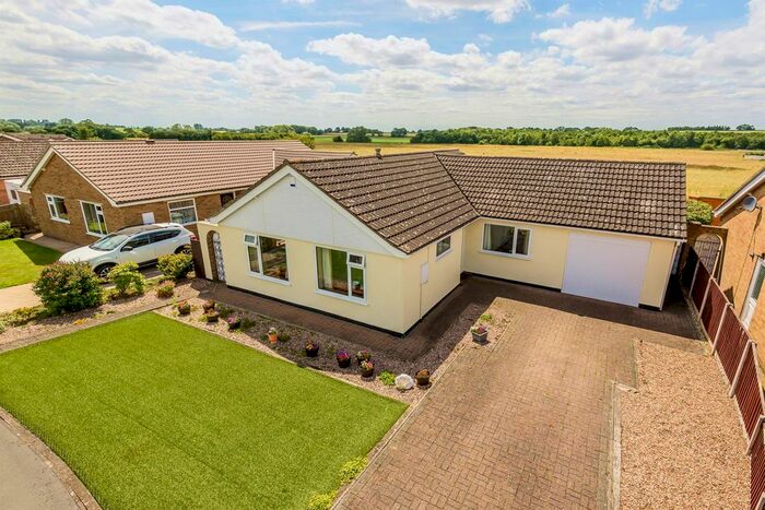 3 Bedroom Detached Bungalow For Sale In Thornton Crescent, Horncastle, Lincs, LN9