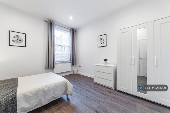 2 Bedroom Flat To Rent In East Sheen, London, SW14