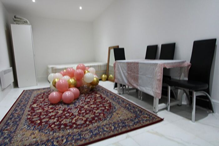 Studio To Rent In Bridport Road, Thornton Heath, CR7