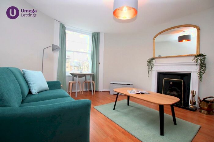 3 Bedroom Flat To Rent In Young Street, Central, Edinburgh, EH2