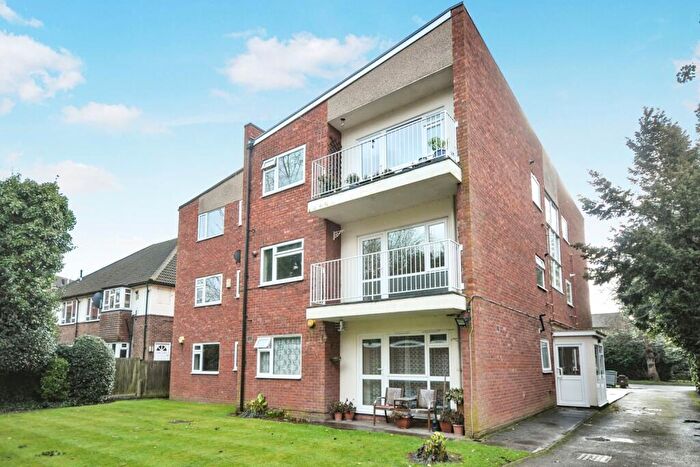 1 Bedroom Flat To Rent In Copers Cope Road Beckenham, BR3