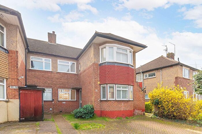 2 Bedroom Maisonette For Sale In Oxtoby Way, Norbury, London, SW16