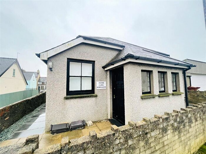 Property For Sale In Henbont Road, Criccieth, LL52