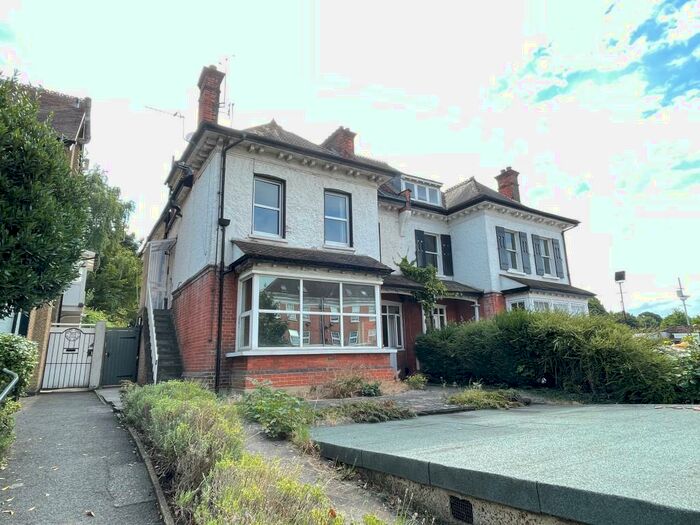 2 Bedroom Maisonette To Rent In Brighton Road, Purley, CR8