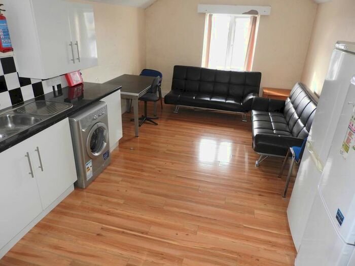 6 Bedroom Property To Rent In Uplands Crescent, Uplands, Swansea, SA2