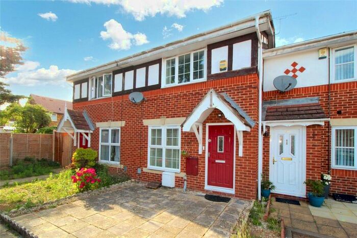 3 Bedroom Terraced House To Rent In Wallhouse Road, Erith, DA8