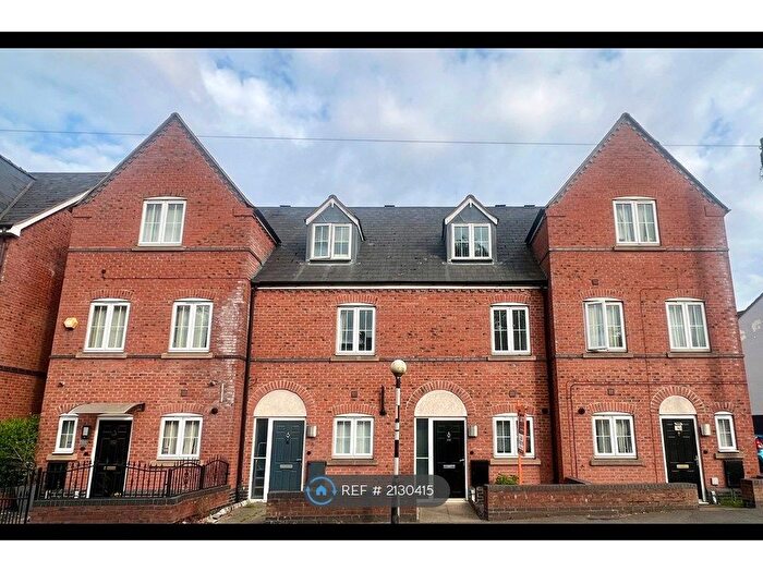 3 Bedroom Terraced House To Rent In Bloxwich Road South, Willenhall, WV13