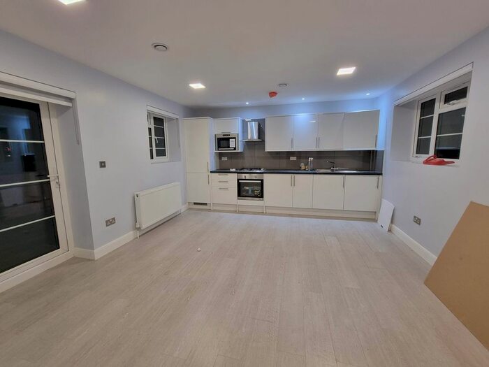 1 Bedroom Flat To Rent In Old Kent Road, London, SE1