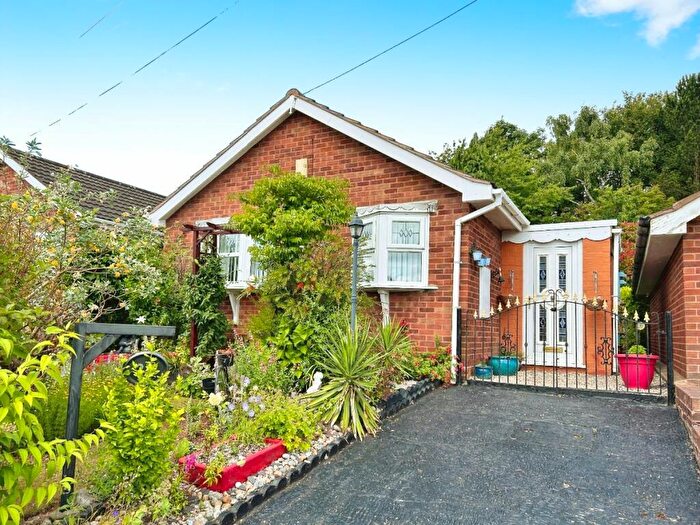 2 Bedroom Bungalow For Sale In Ragees Road, Kingswinford, DY6