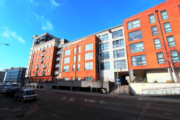 2 Bedroom Flat To Rent In Kennet Street, Reading, RG1