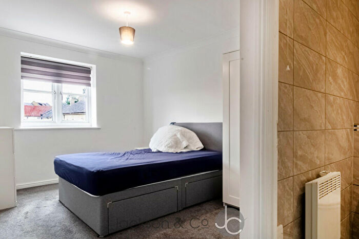 2 Bedroom Apartment To Rent In Albany Gardens, Colchester, CO2