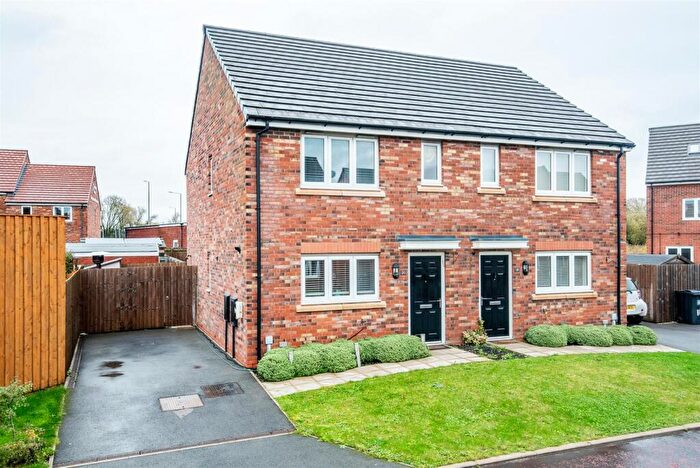 3 Bedroom Semi Detached House For Sale In Goldcrest Avenue, Farington Moss, Leyland, PR26