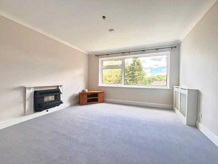 1 Bedroom Flat To Rent In Willow Grove, Chislehurst, BR7