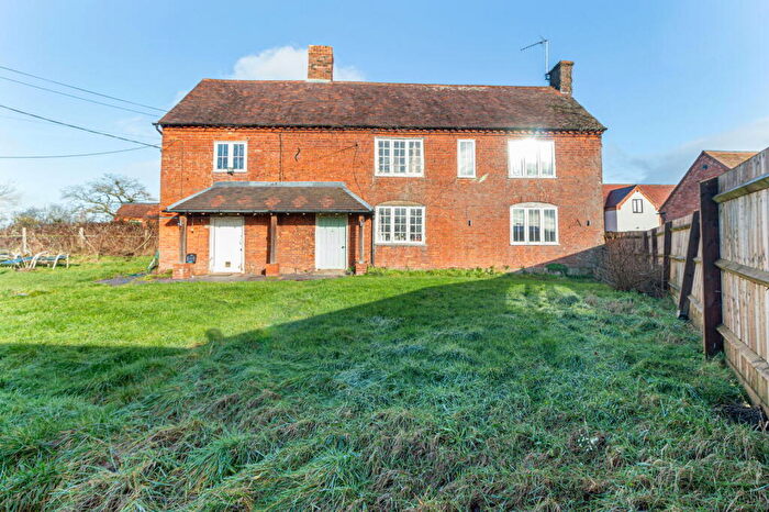 3 Bedroom Detached House For Sale In Pool House Farm, Hob Lane, Balsall Common, CV7