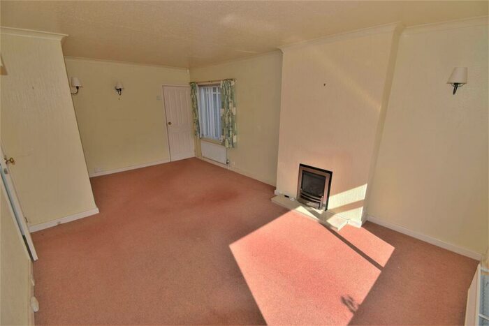 2 Bedroom Semi-Detached Bungalow For Sale In Belton Grove, Birchencliffe, Huddersfield, HD3