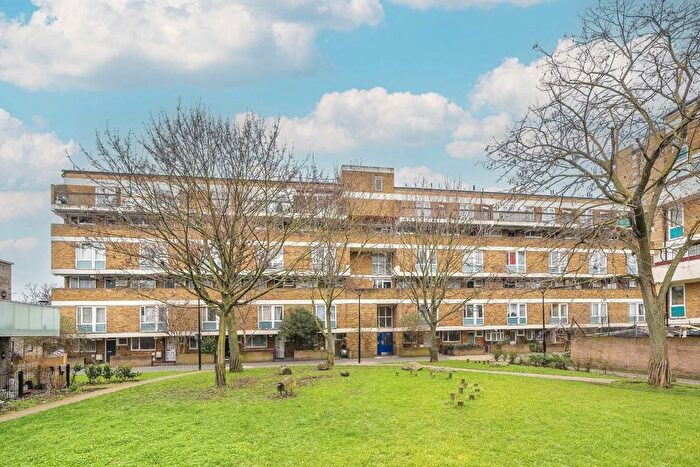 4 Bedroom Flat To Rent In Hitchin Square, Bow, E3