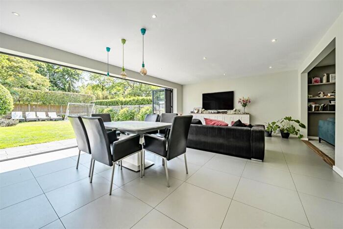 4 Bedroom Detached House For Sale In Thornton Avenue, Warsash, SO31