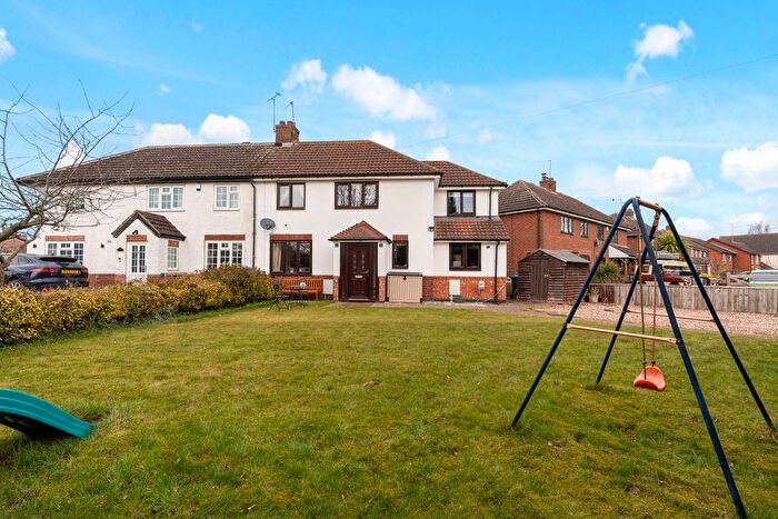 3 Bedroom Semi-Detached House For Sale In Warwick Road, Wolston, CV8