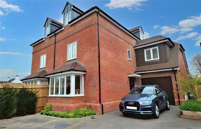 4 Bedroom Semi-Detached House To Rent In Tilford Road, Farnham, Surrey, GU9