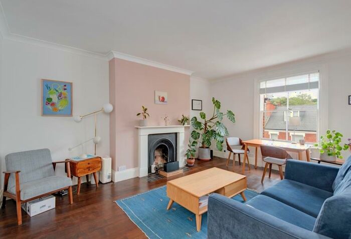 1 Bedroom Apartment To Rent In Pilgrims Lane, Hampstead, London, NW3