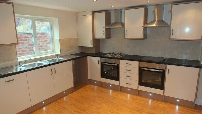 8 Bedroom Terraced House To Rent In Queens Road, Leeds, West Yorkshire, LS6